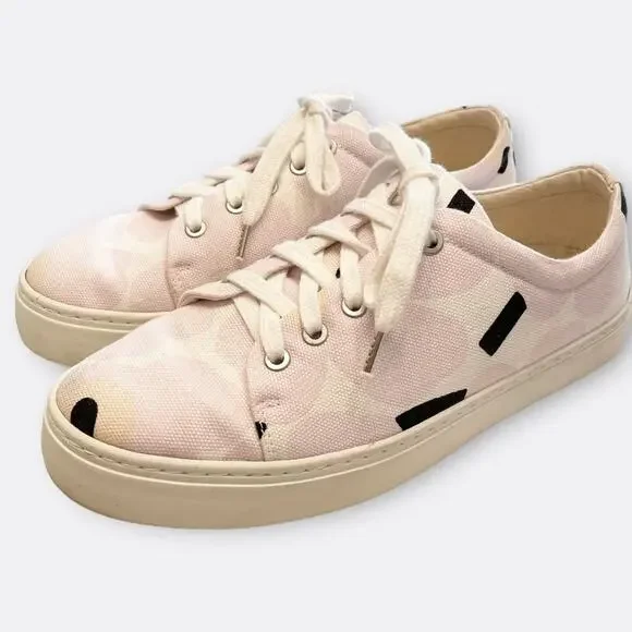 MARIMEKKO lavender, white & black floral canvas sneakers size 41 / US 11 - Picture 2 of 9